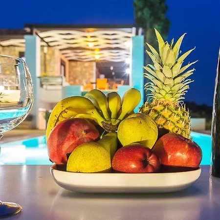 Erondas Villa *